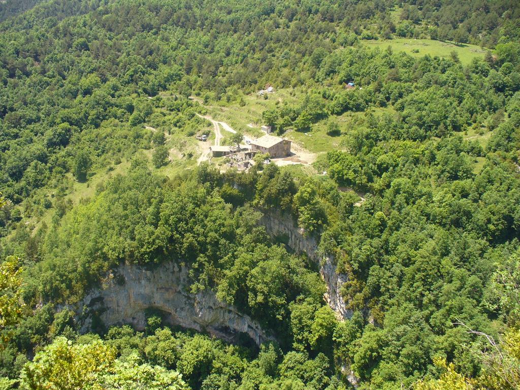 Хостел Mas Rural El Negre Ogassa Экстерьер фото