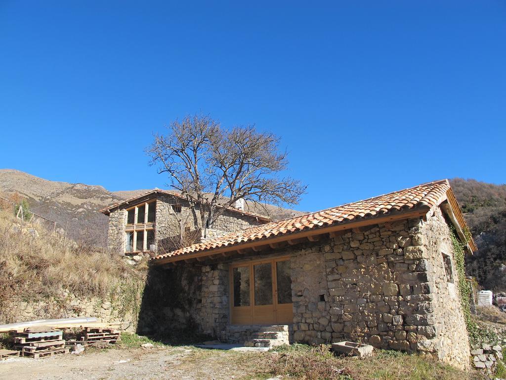 Хостел Mas Rural El Negre Ogassa Экстерьер фото